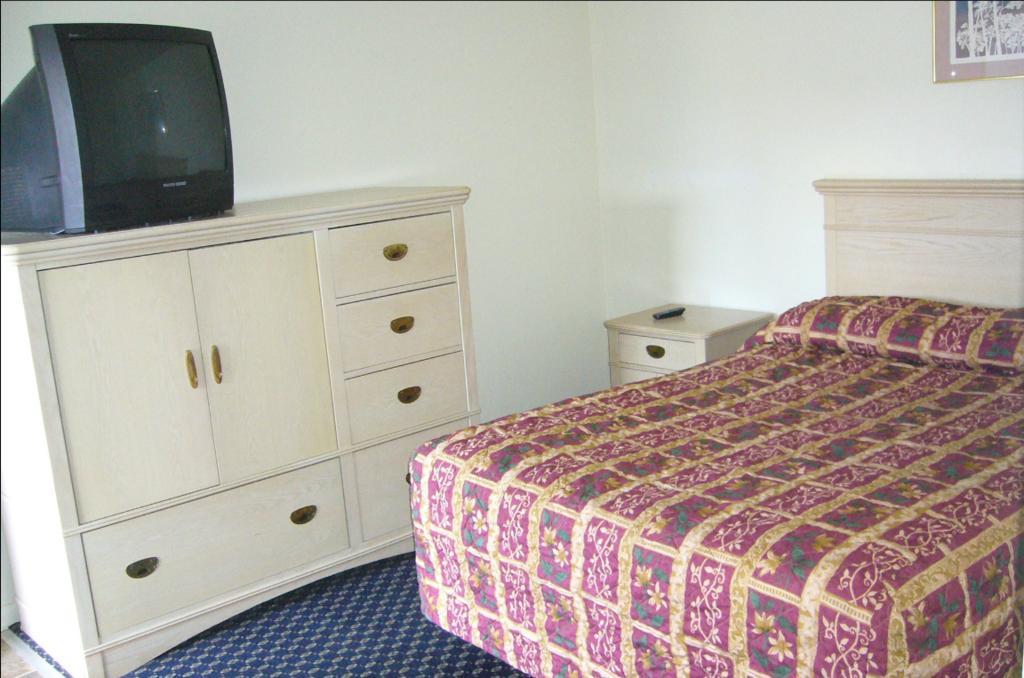 Surrey Motel Ottawa Room photo